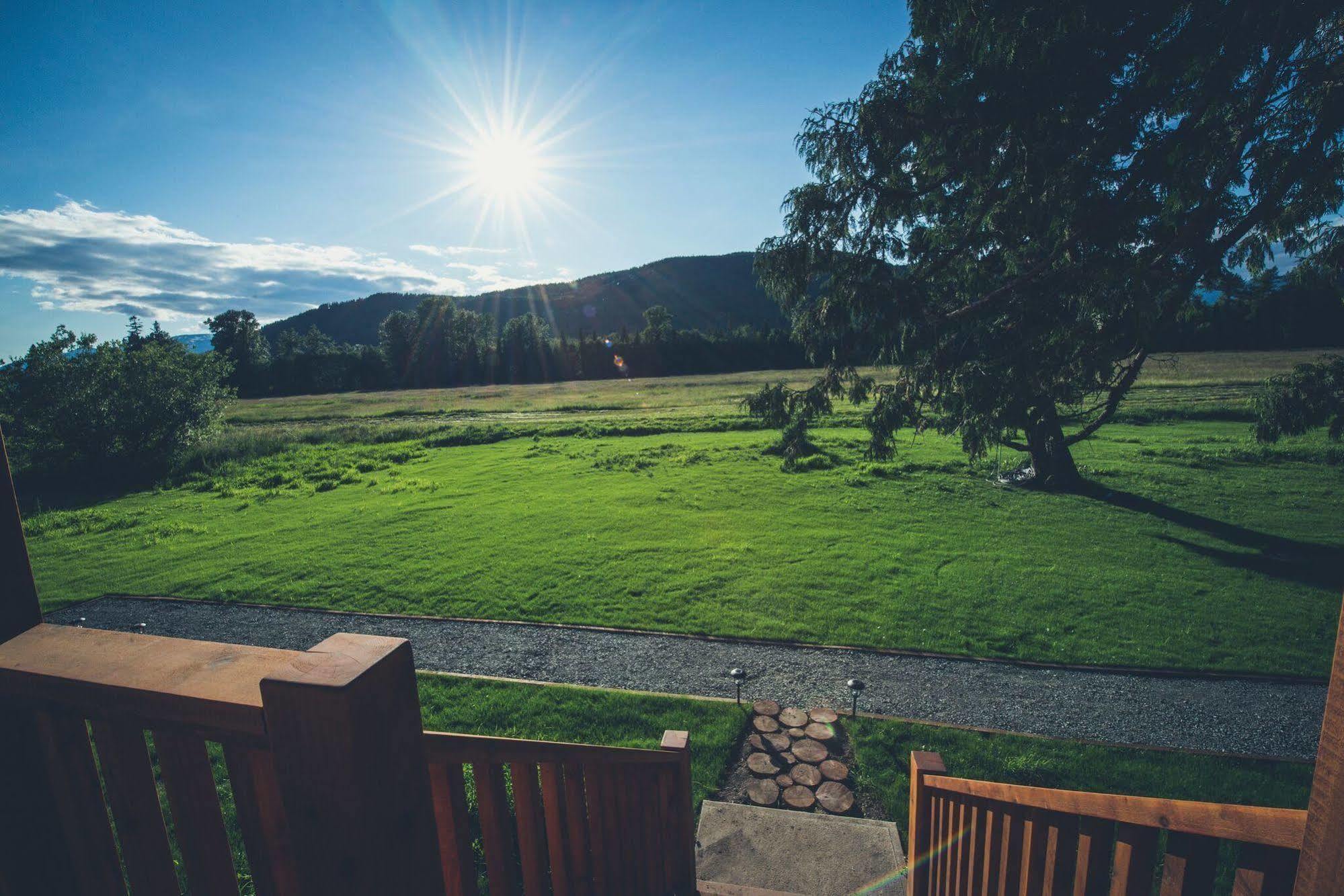 Hidden Acres Farm And Treehouse Resort Terrace Eksteriør billede