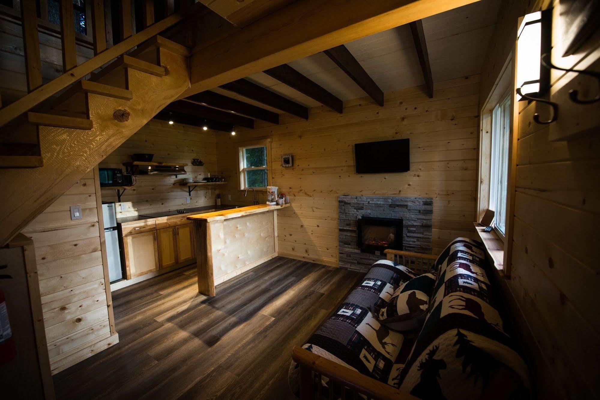 Hidden Acres Farm And Treehouse Resort Terrace Eksteriør billede